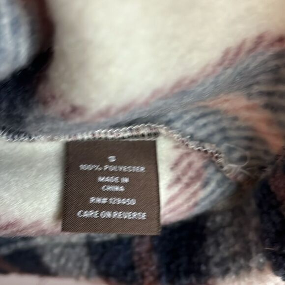 Berkeley Jensen half button collar,  plaid Sherpa. Multiple sizes. NWT. - Picture 10 of 11